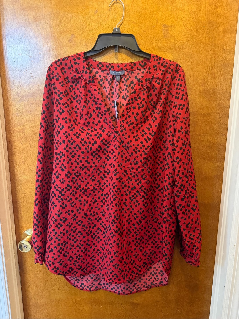 Madison Womenās Red/Black Animal Print V-Neck Long Sleeve Blouse Size L
